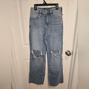 Hollister High Rise Vintage Baggy Jeans Distressed NWT Size 0, W24 L31